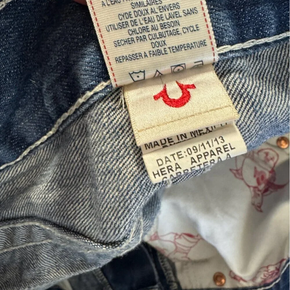 True Religion  Blue Straight Leg Distressed Denim Classic Stitch Jeans Size 34